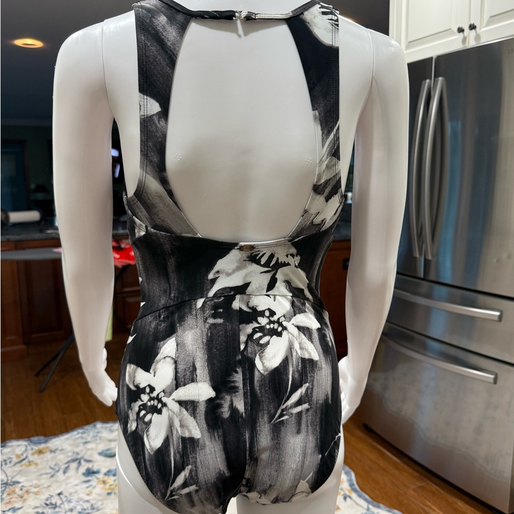 NWT $188 Amoressa by Miracle Suit Centai One-Piece Swimsuit Mesh and Studs 6 - Picture 4 of 15